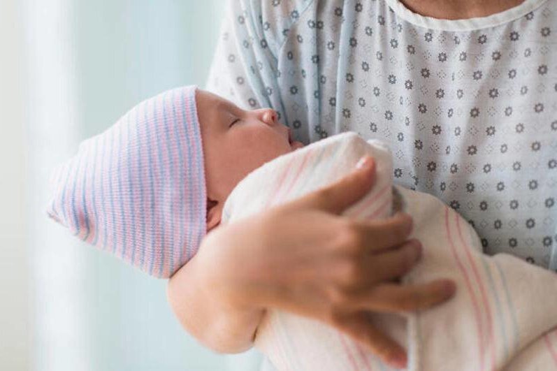     «Всё время думала, успею»: в Санкт-Петербурге 56-летняя женщина родила первенца