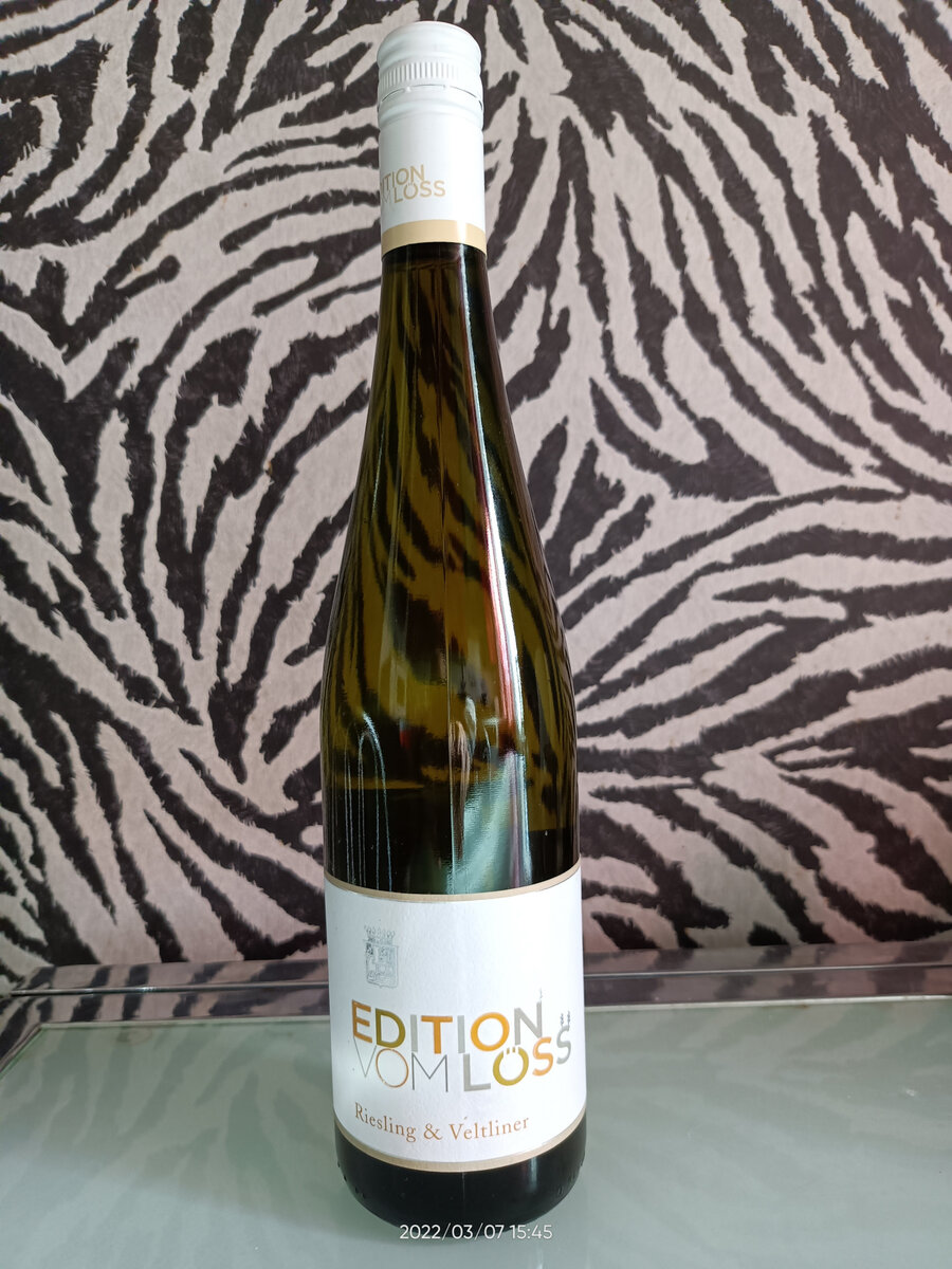 Белое вино рислинг австрия. Edition vom loss Riesling Veltliner. Рислинг Leth. Вино Leth Рислинг. Вино эдишн фом лëсс Грюнер Вельтлинер.