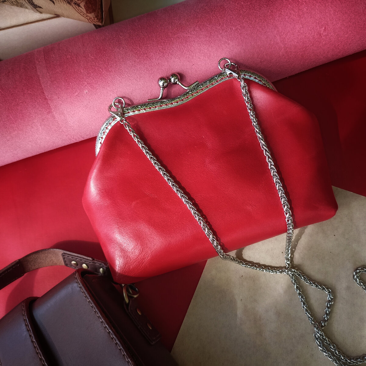 Клатч с фермуаром из натуральной кожи Красный женский