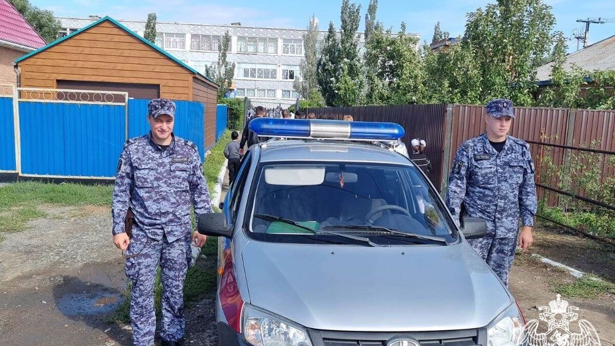     К сотрудникам за помощью обратился отец девочки.