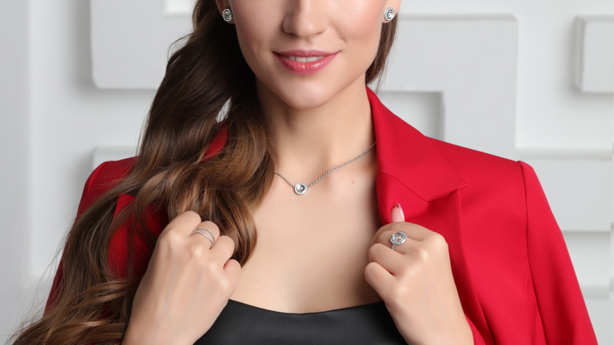 Украшения из коллекции SATTELITE MOONSTONE с лунными камнями и бриллиантами, OLGA SHATROVA