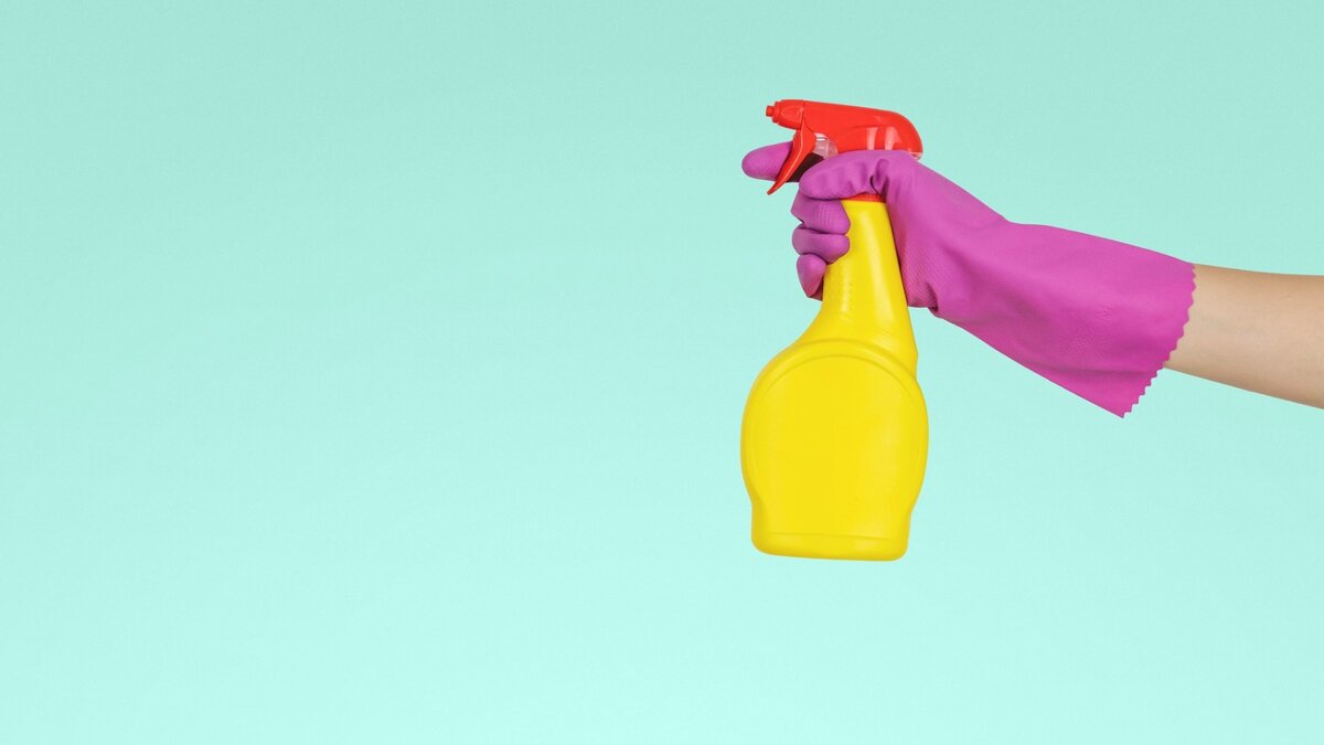     Исследователи пришли к выводу, что высокое содержание PFAS (пер- и полифторалкильных веществ) и фенолов увеличивает риск появления рака молочной железы, яичников, кожи и матки.