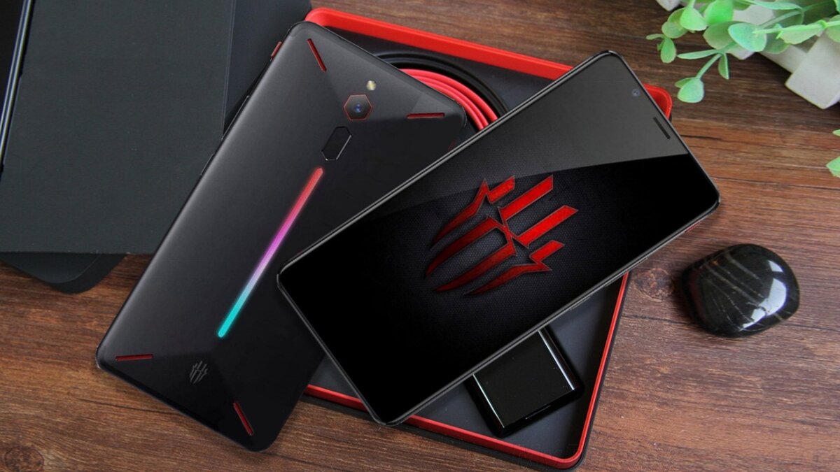 Red magic игровой. Нубия Red Magic 2. Nubia Red Magic 9 Pro черный. Ред Мэджик. Нубия ред Мэджик с кулером.