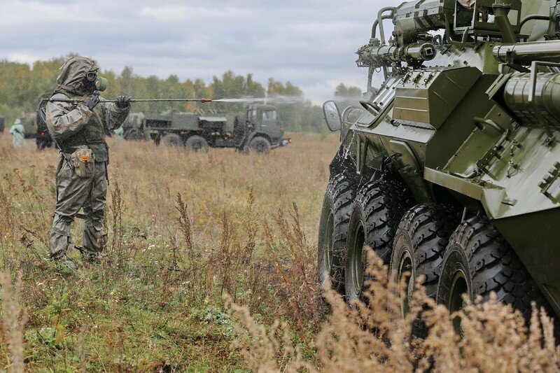 Российская защита. Техника войск РХБ защиты вс РФ. Техника РХБЗ войск России. Учения войск РХБЗ РФ. Техника войск РХБЗ.