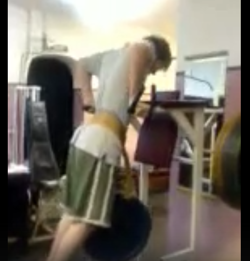 Отжимания на брусьях с +65 кг на поясе при весе 69 кг на 5 повторений