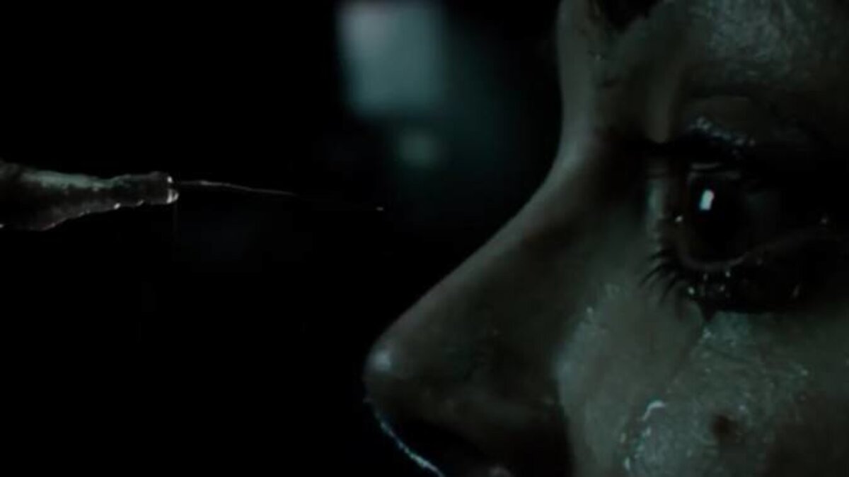 кадр из фильма "Из тьмы"