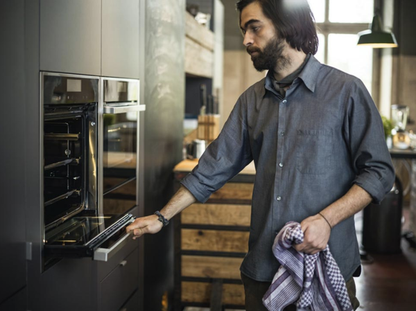 Новинка у духовок Neff - полностью утапливаемая дверь (фото milliardum.ru)