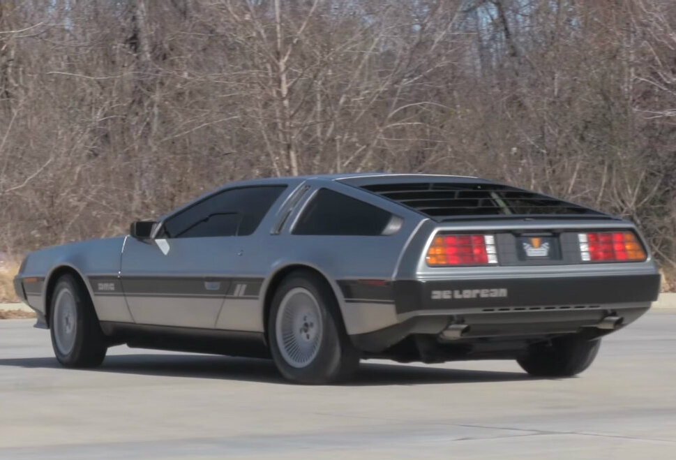DMC-12 The DeLorean из фильма «Назад в будущее»