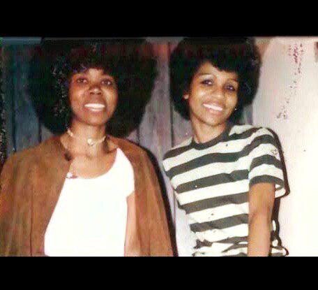 Эрнестина с сестрой Милред
