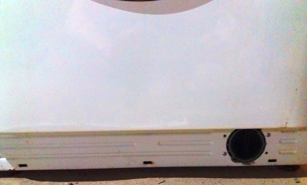 Фильтр стиральной машины Ariston.