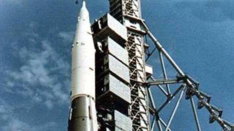 Макет советской ракеты N1 на стартовой площадке на космодроме Байконур в конце 1967 года. (Национальное разведывательное управление / НАСА) 
