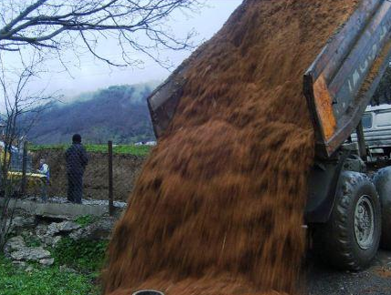 На данный дом ушло 3 камаза.
 