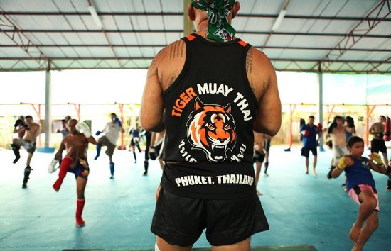 Начало здесь: Как мы собирались в Таиланд тренироваться. Боксеры на Пхукете — 2.
Долог путь до Тая. Боксёры на Пхукете - 2.
Начало тренировок на Пхукете. Боксёры на Пхукете - 2. 
Пляжи Пхукета.