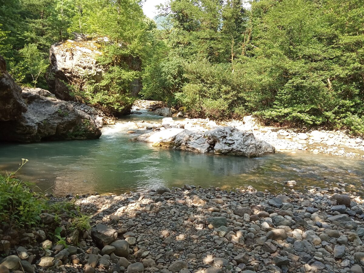 Камень и затон на Аапсте, где так замечательно прыгать в ледяную воду
