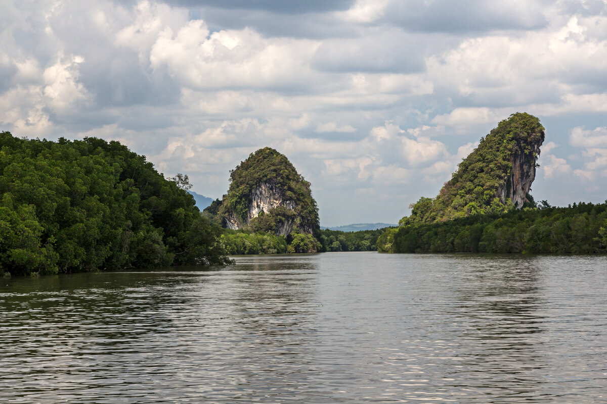скалы Khao Kanab Nam