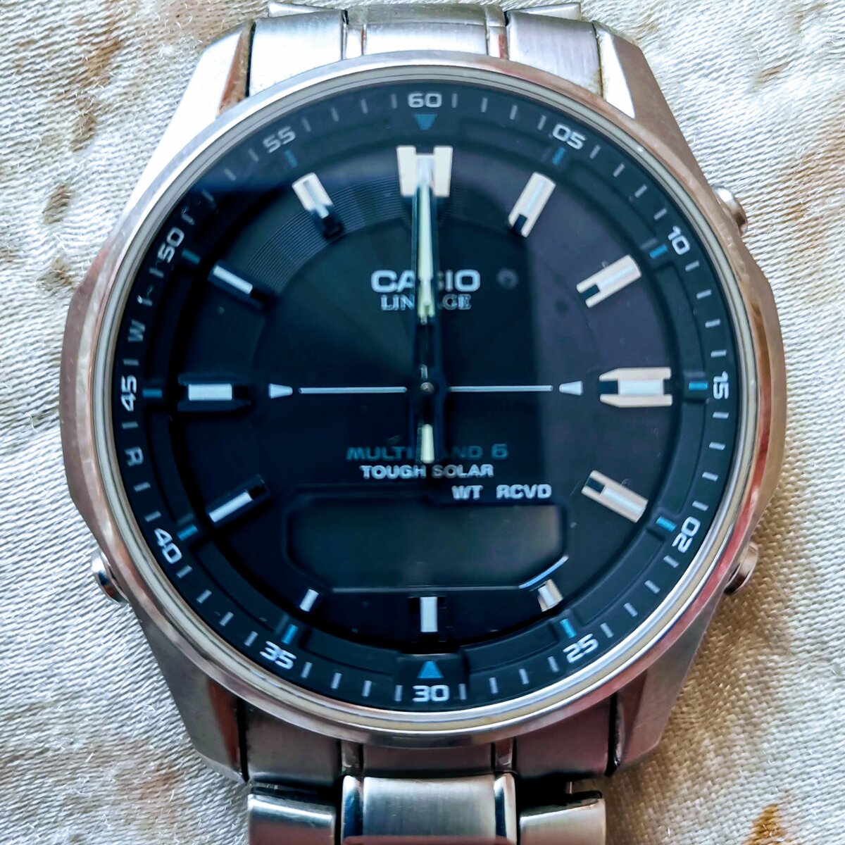 На часах CASIO стрелки разошлись с цифровыми часами | ТехЛаб | Дзен