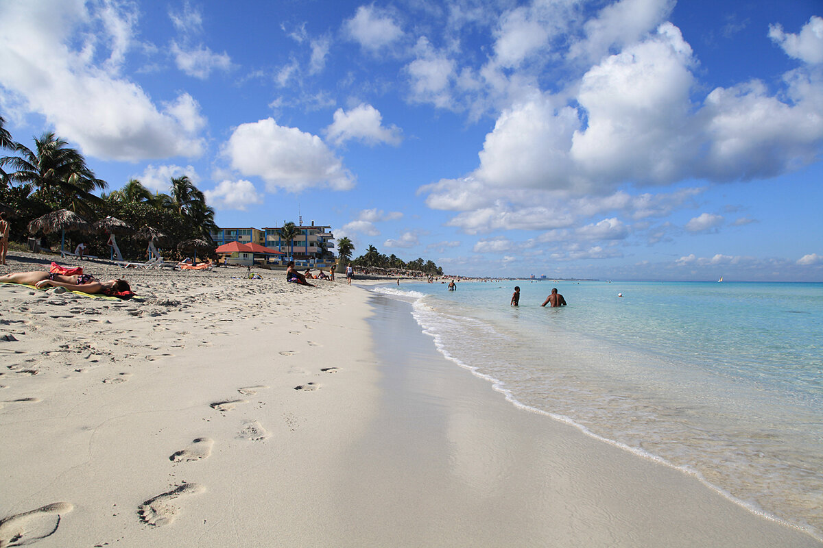пляж Варадеро, береговая линия для прогулок на несколько километров