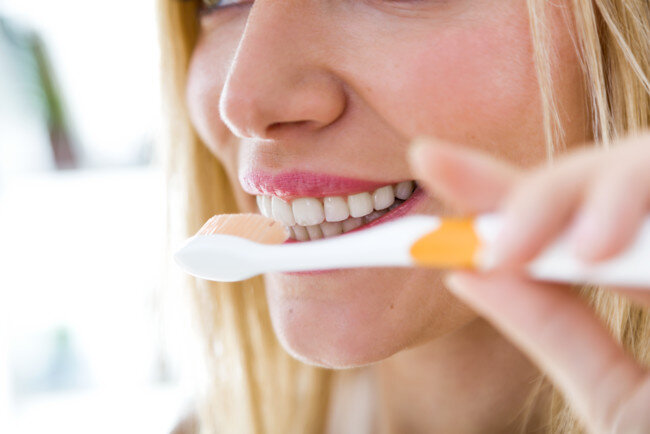 Можно ли отбеливать зубы пищевой содой