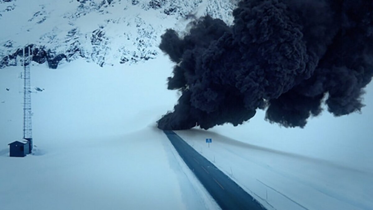 Под горой подгорает, и это ещё мягко сказано. 