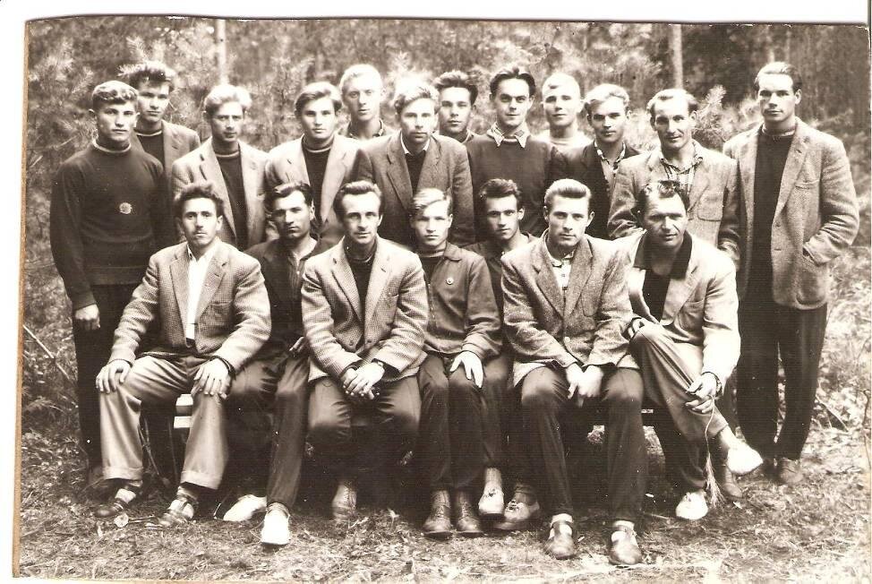 Иртыш-1958, Костяков – в нижнем ряду второй справа. Фото с официального сайта ФК «Иртыш», Омск

