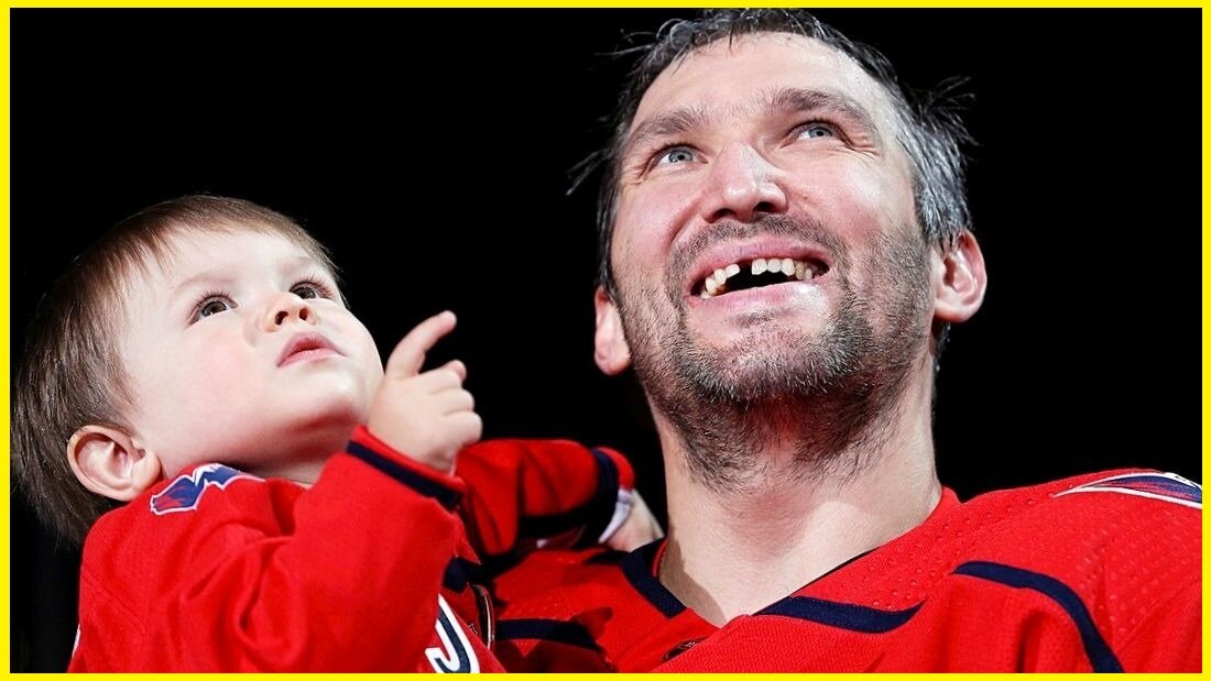 Александр Овечкин с первинцем - Сергеем Овечкиным