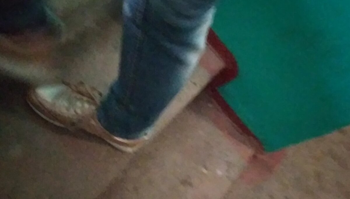 Подъезд - не место для справления нужды