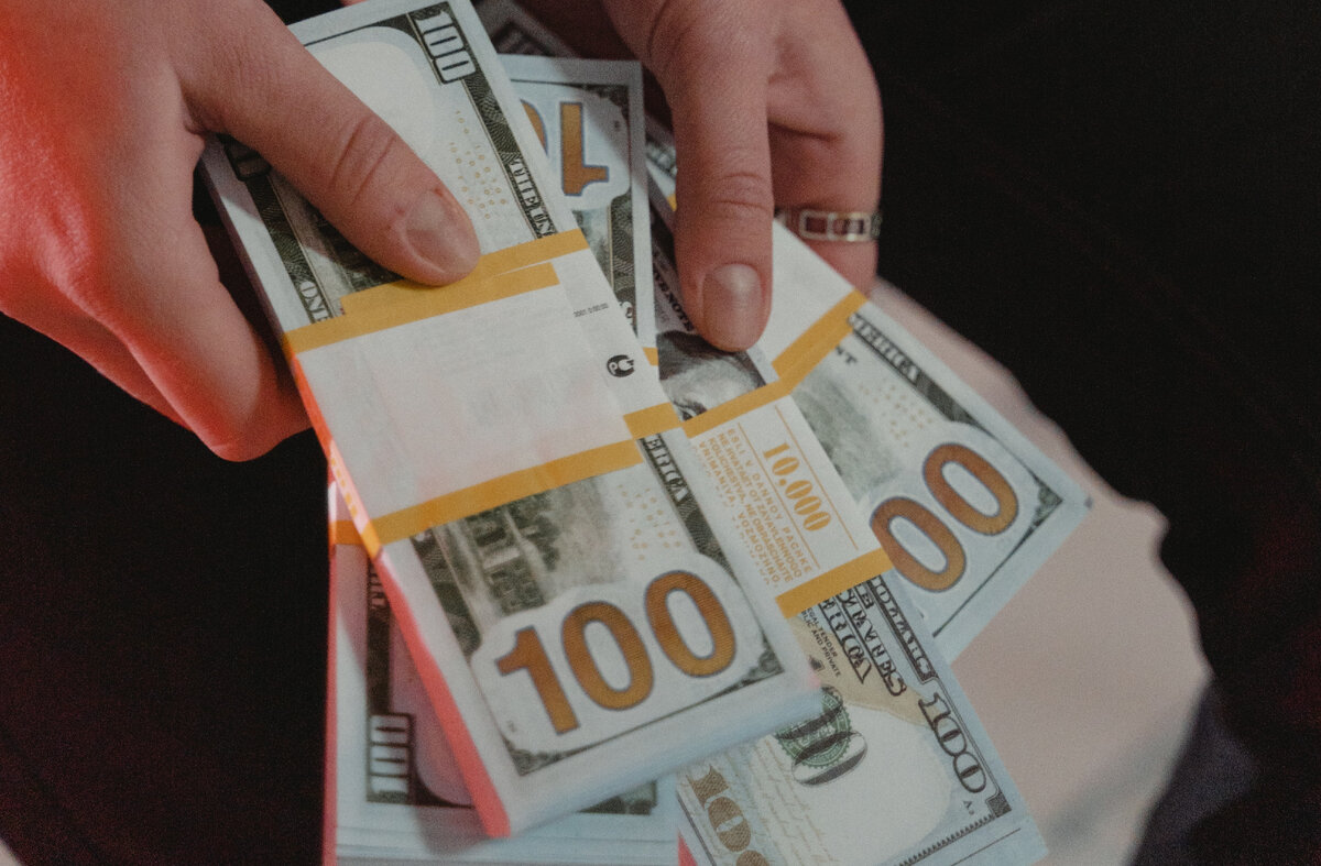 Деньги иногда можно заработать на странных вещах, главное - включить фантазию. Фото автора Tima Miroshnichenko Pexels, используется по лицензии Creative Commons