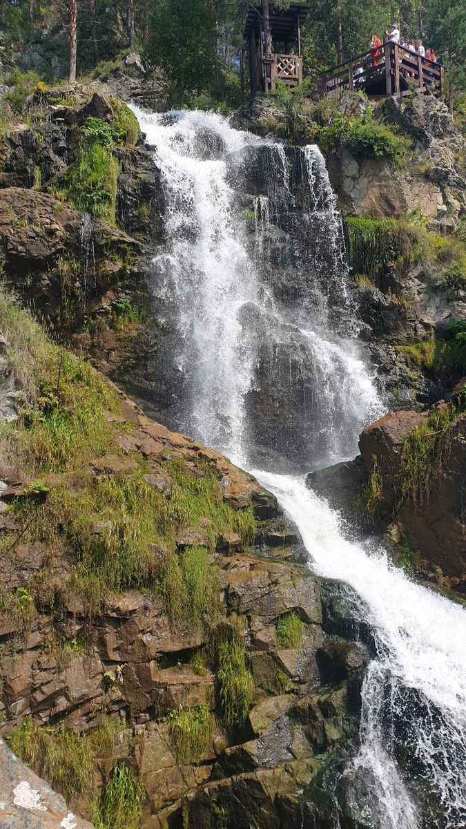 И конечно же, толпа туристов, стоящих в очереди на самые фотогеничные места.