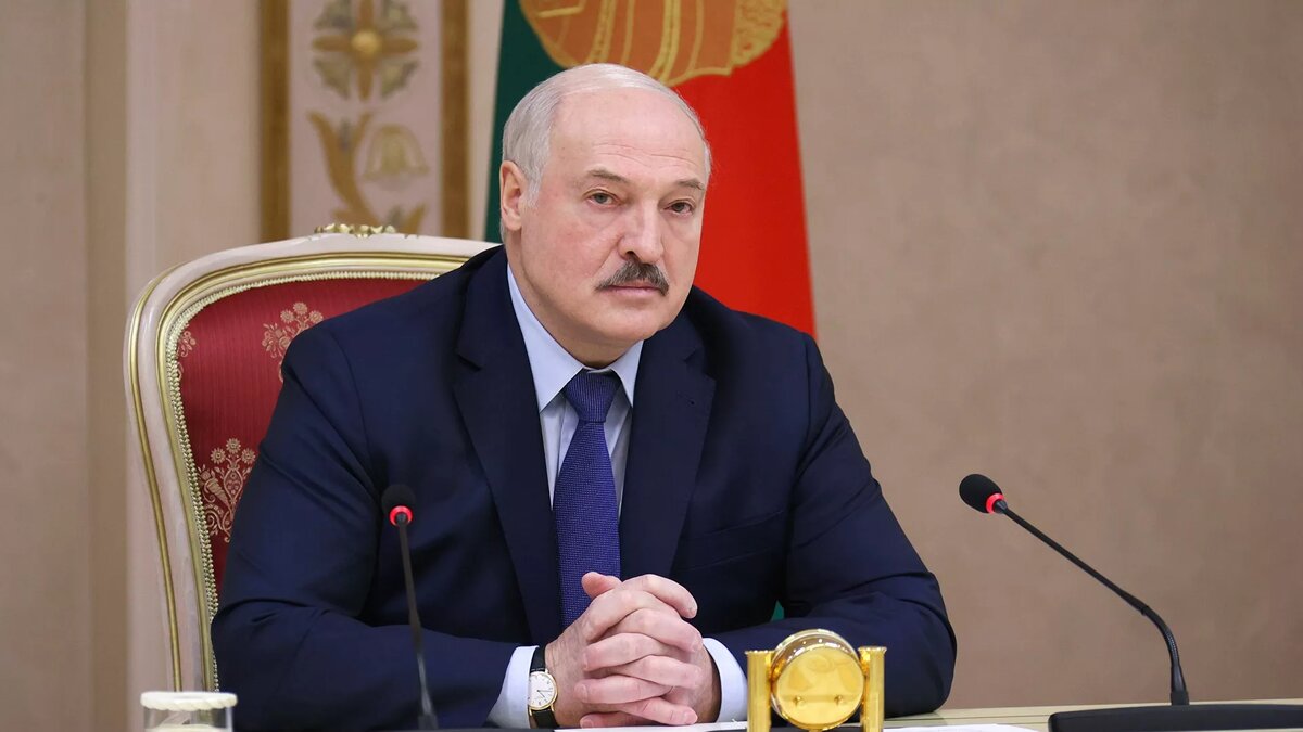 Лукашенко назвал референдум первым шагом к переменам24 февраля, 16:23