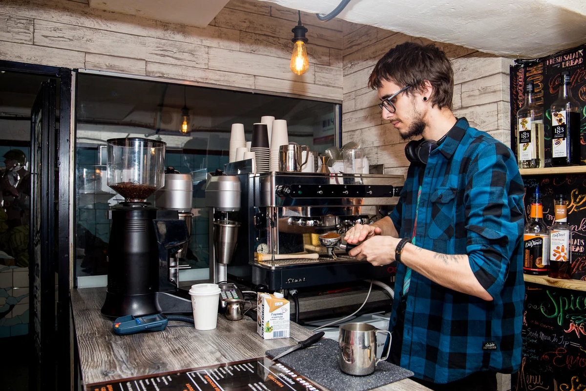 Много кофеен. Кофейня Россия. Го кофе шоп. Ростов Великий кофейни. Coffee in в Ростове на Дону.