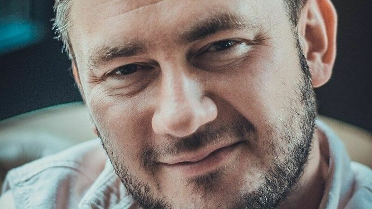     Прокурор требовал для писателя девять лет колонии и запрет на администрирование сайтов в интернете на пять лет.