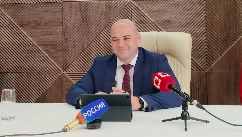     В настоящее время дефицит врачей, медсестер и фельдшеров в медучреждениях Удмуртии составляет более 1300 человек. Об этом 22 сентября сообщил журналистам новый и. о. министра здравоохранения региона Сергей Багин.