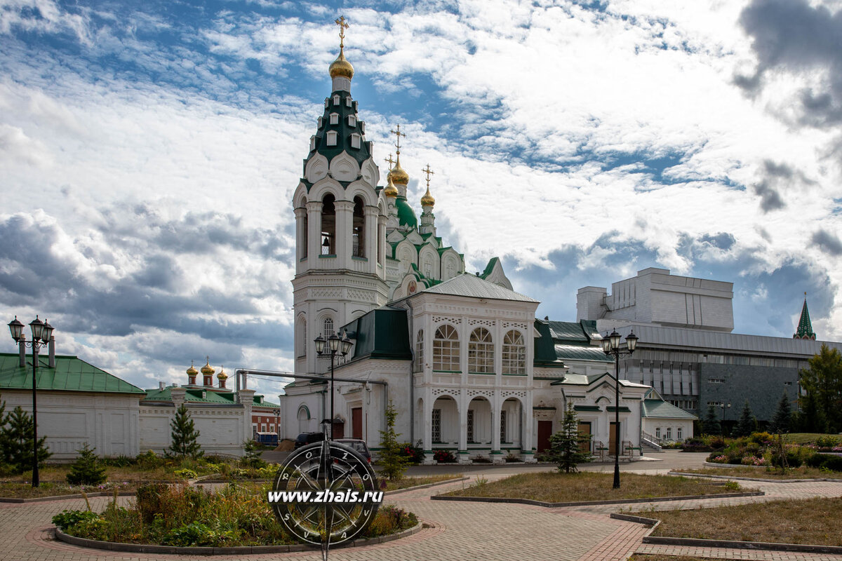 Воскресенский собор Йошкар Ола осень