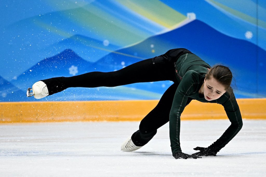 Камила Валиева падение на Олимпиаде