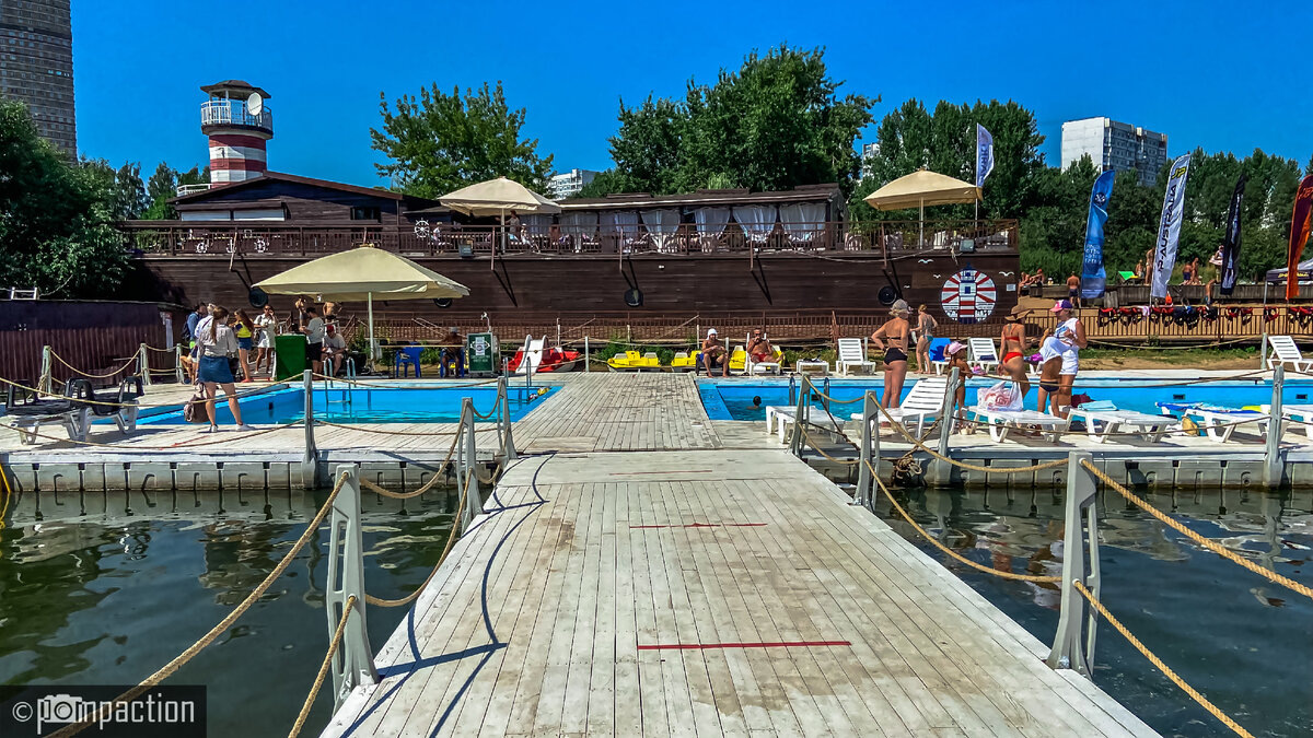 Открытый бассейн в Строгино