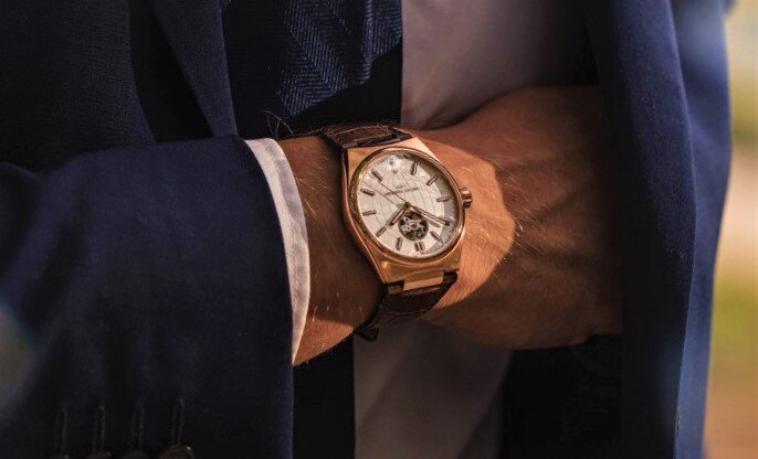 На изображении часы Frederique Constant Highlife Heart Beat