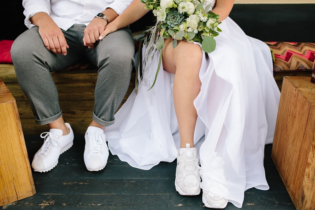 Свадебные платья с кедами образы