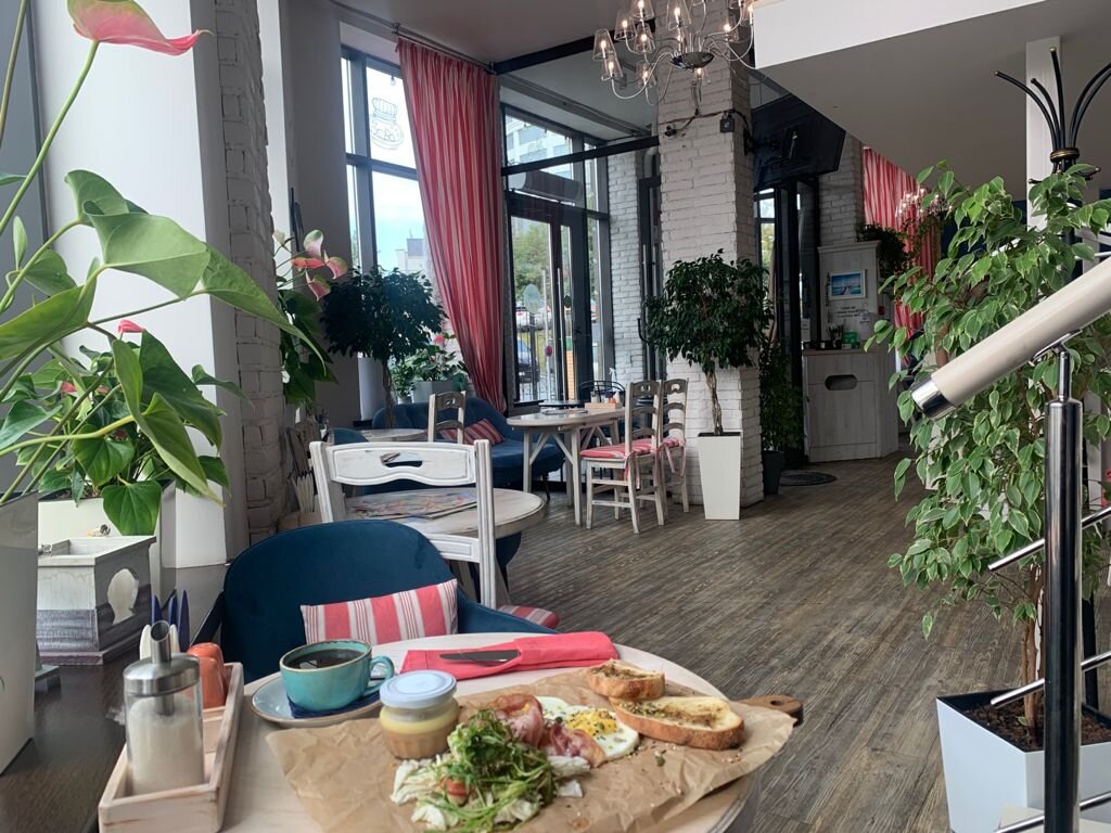 Заходить в заведения общепита нет никакого желания. Из-за запаха конечно)