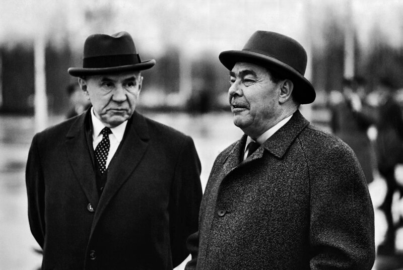 Алексей Косыгин и Леонид Брежнев