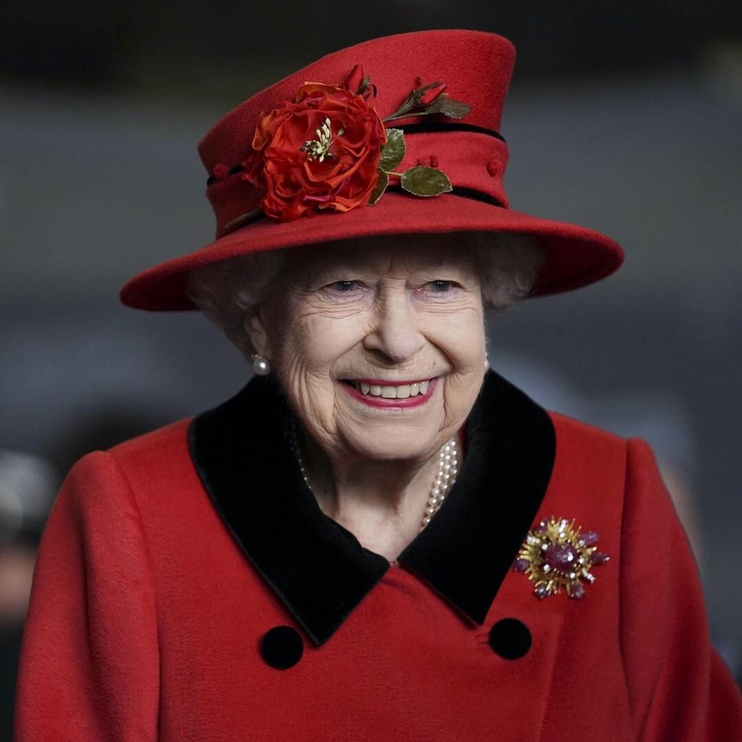 Елизавета II, @theroyalfamily