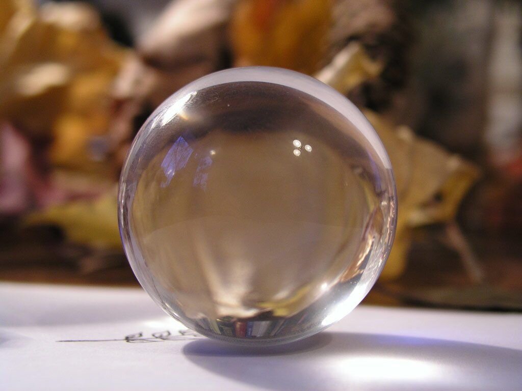 Crystal ball. Магический Хрустальный шар. Стеклянный шар блики. Хрустальный шар предсказаний. Хрустальный шар для ясновидения.