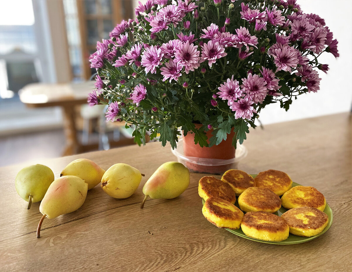 Сырники без глютена с грушей