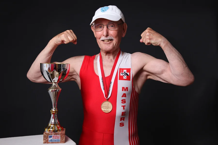 97-летний Чарльз Югстер,  самый сильный и здоровый старик в мире. Призвал стареть не болея