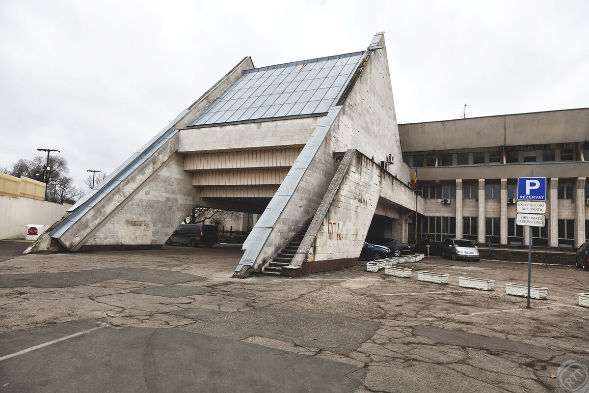 Тут осталось советское наследие и советский дух - причины поехать в Кишинев  сегодня | Russian Travel Team | Дзен