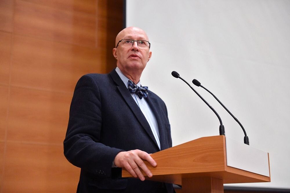 Соловей в МГИМО. Источник яндекс картинки. 