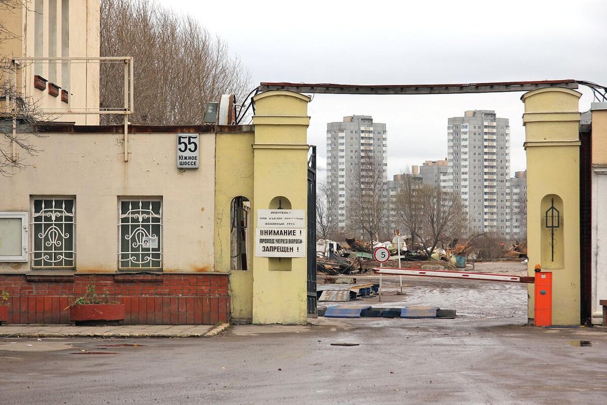 Ворота бывшего кирпичного завода. Фото - citywalls