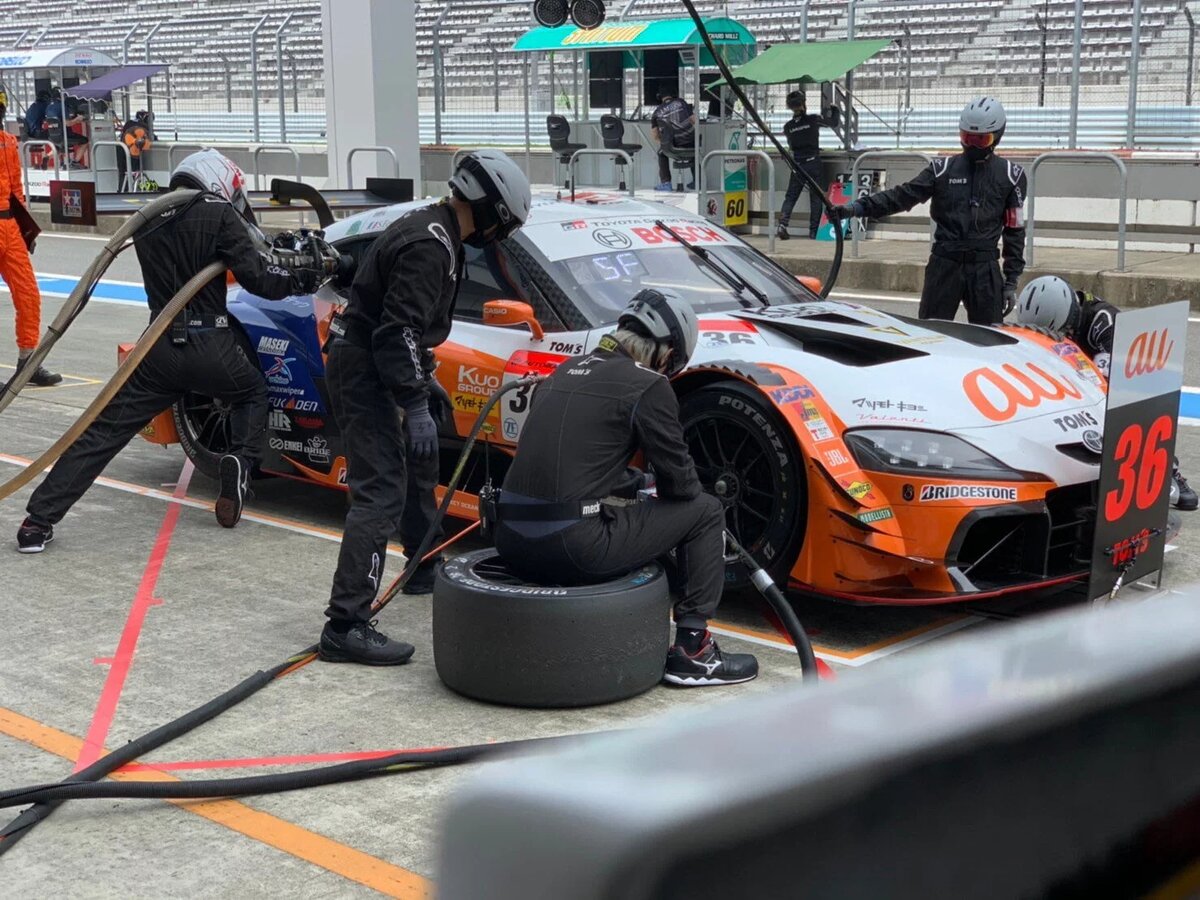 Пит-стоп Toyota Supra GT500