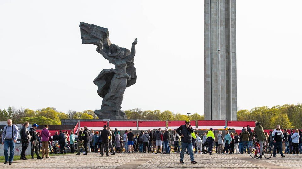     Вице-мэр Риги считает возможным отправить памятник освободителям в Россию. Фото: Таисия Воронцова/ТАСС