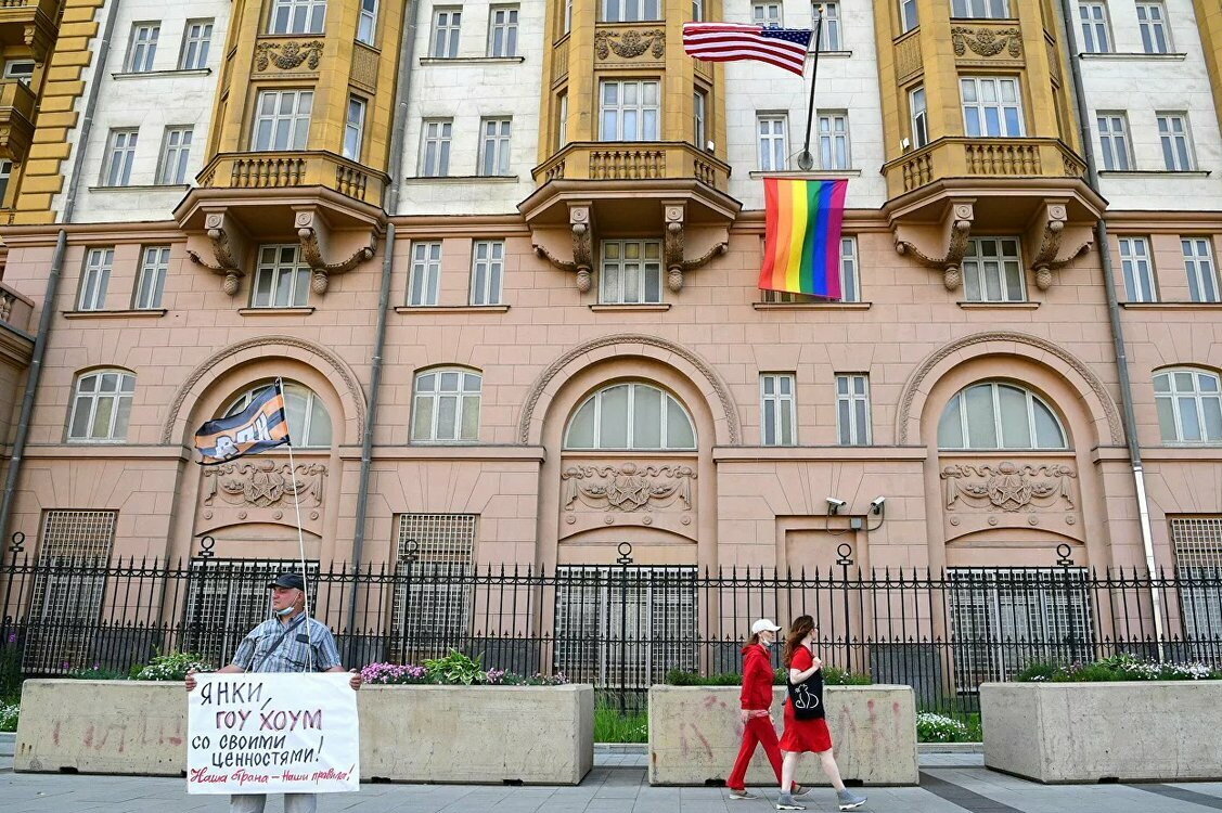 Здание американского посольства в москве фото Мосгордума предложила территорию у посольства США назвать "Площадью защитников Д