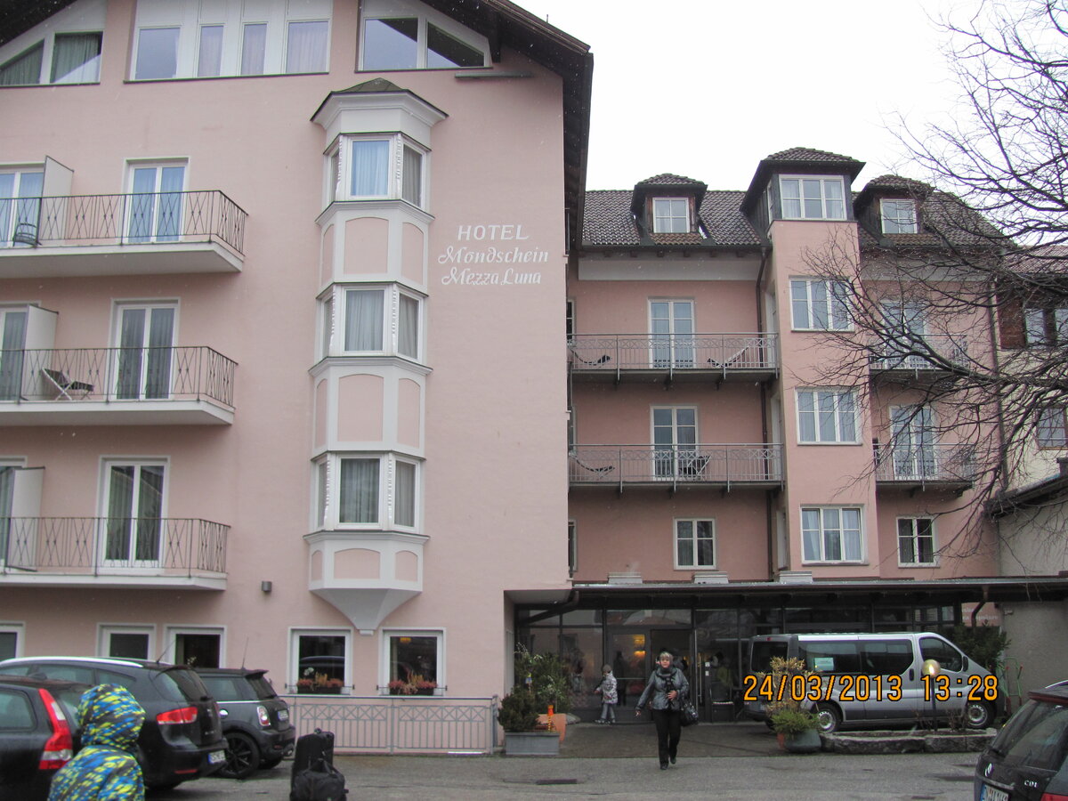 Как и прежде, не обращаем внимание на даты и время на фотографиях. Выставлены произвольно, редактированию не поддаются.